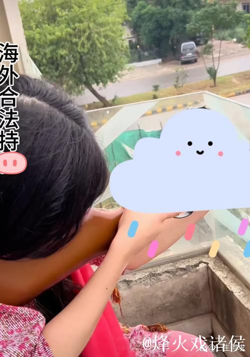 苏亚雷斯印度行抢圈被小女孩穿裆后,一脸震惊与其友好互动 苏亚雷斯印度行抢圈被小女孩穿裆后,一脸震惊与其友好互动